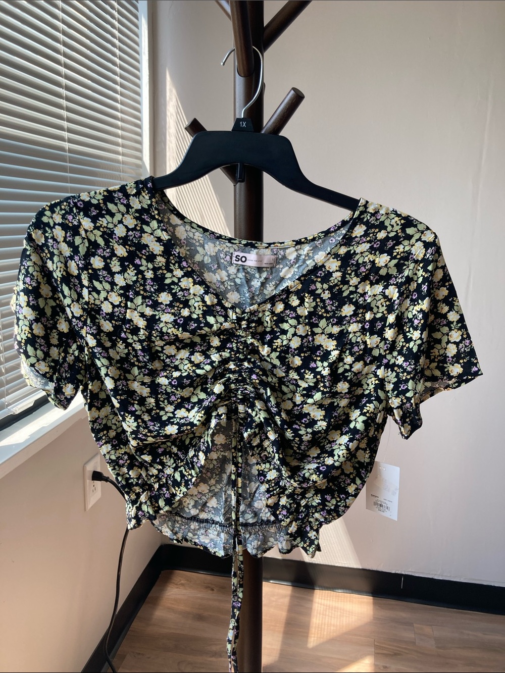 SO top floral print cinch front short sleeve crop top boho casual L jr - Picture 17 of 17